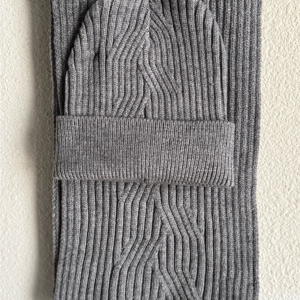Gray Ribbed Knit Beanie and Scarf Set